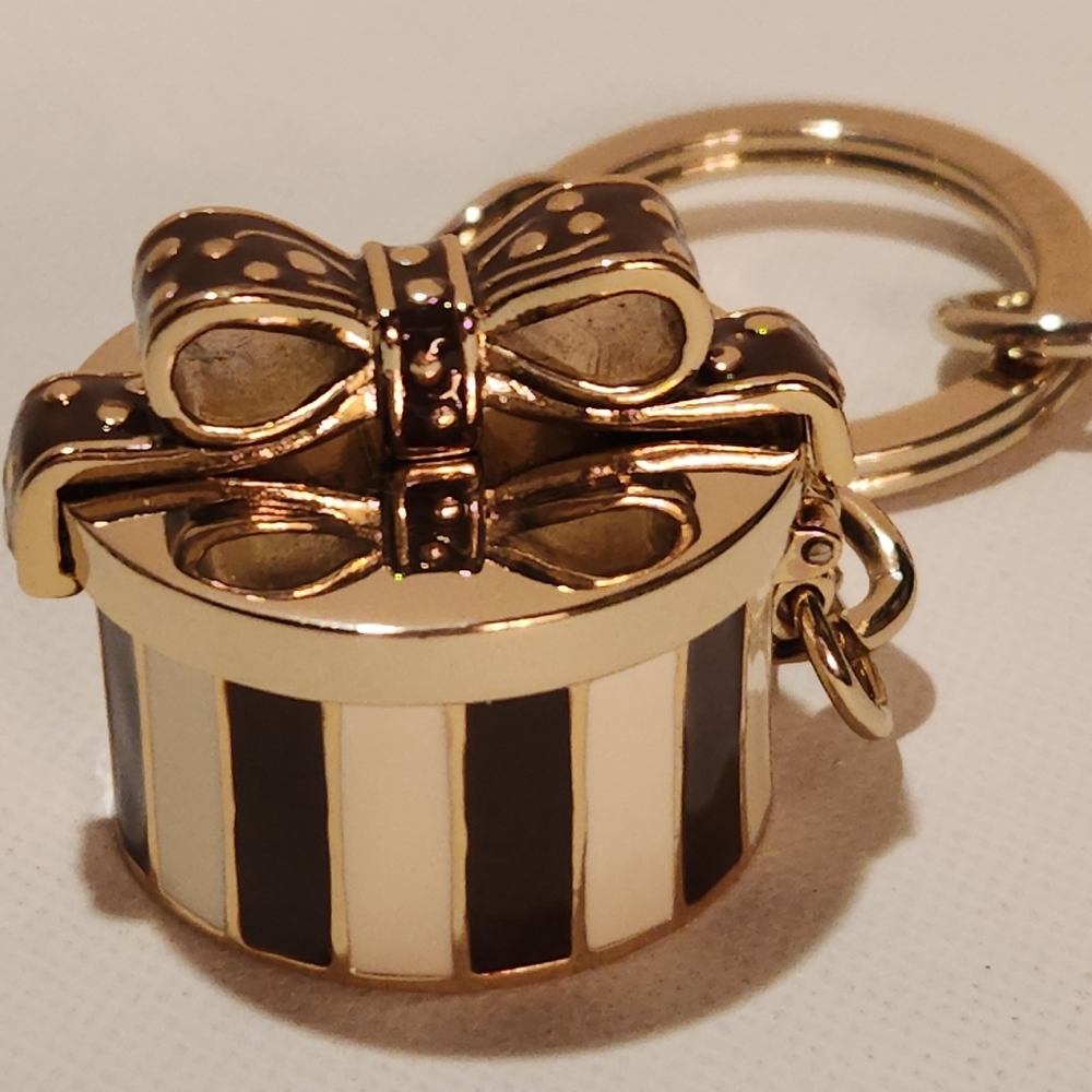 NWT! Henri Bendel hatbox purse handbag charm key fob keychain